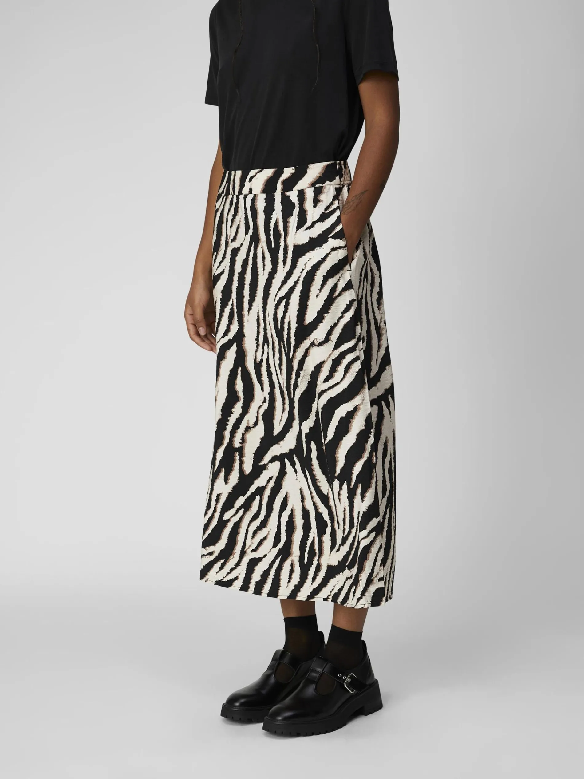 BEDRUKT MIDDELLANGE ROK