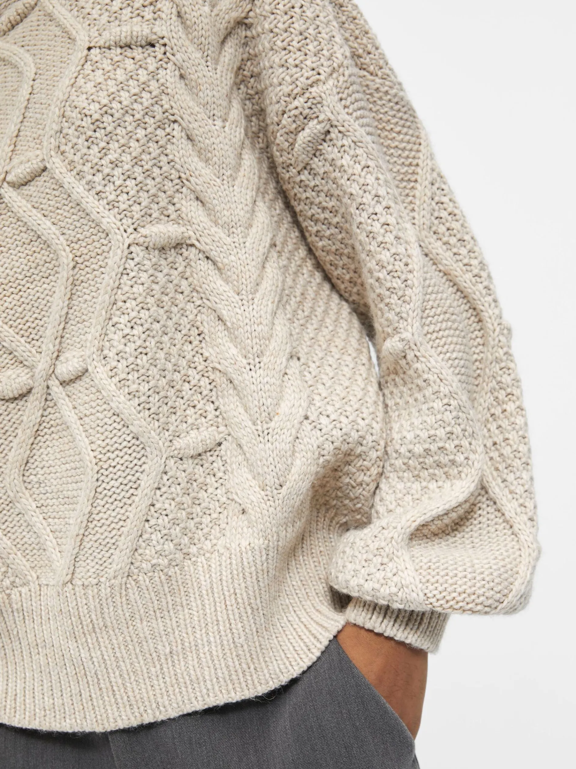 GEBREIDE KABELS SWEATER