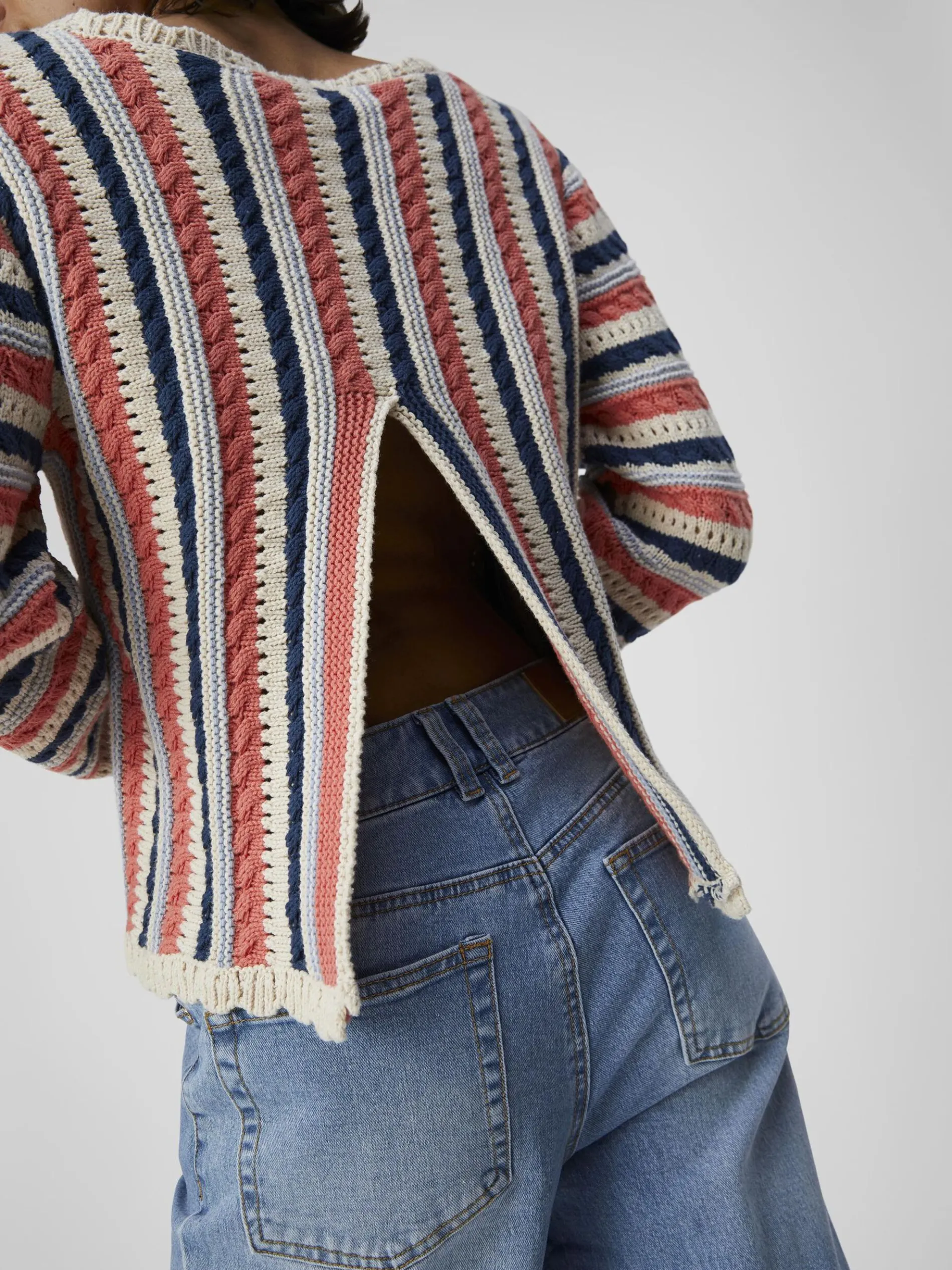 GEDETAILLEERD GEBREIDE TRUI