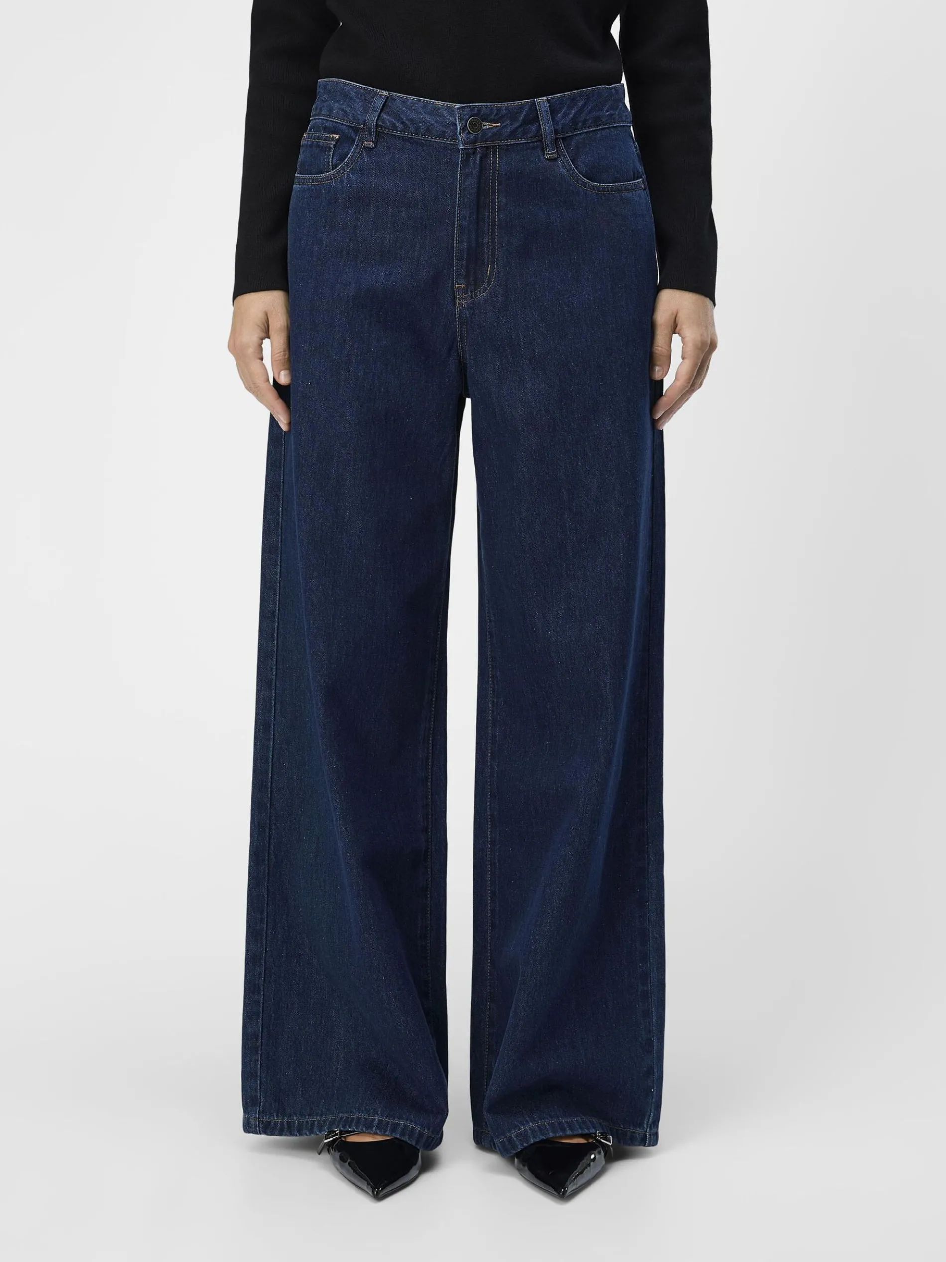 MID-WAIST WIDE LEG JEANS