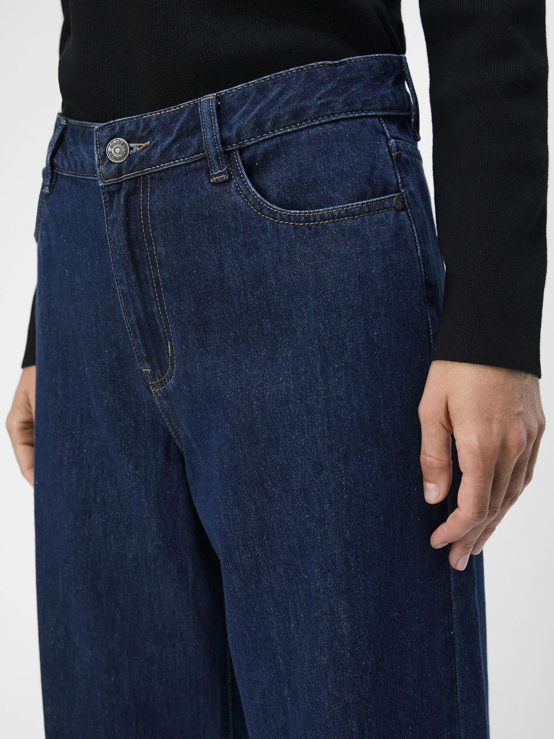 MID-WAIST WIDE LEG JEANS