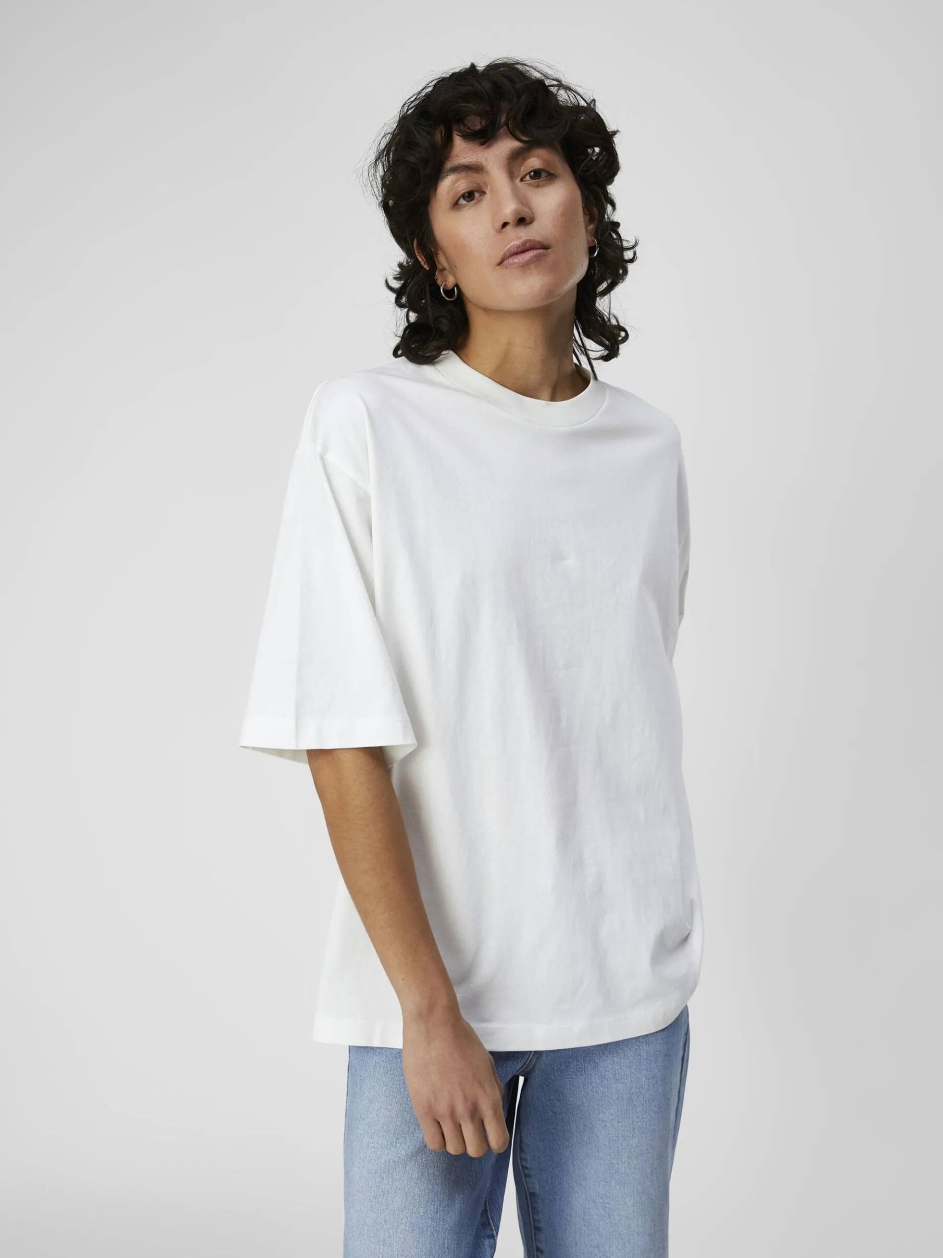 OVERSIZED T-SHIRT