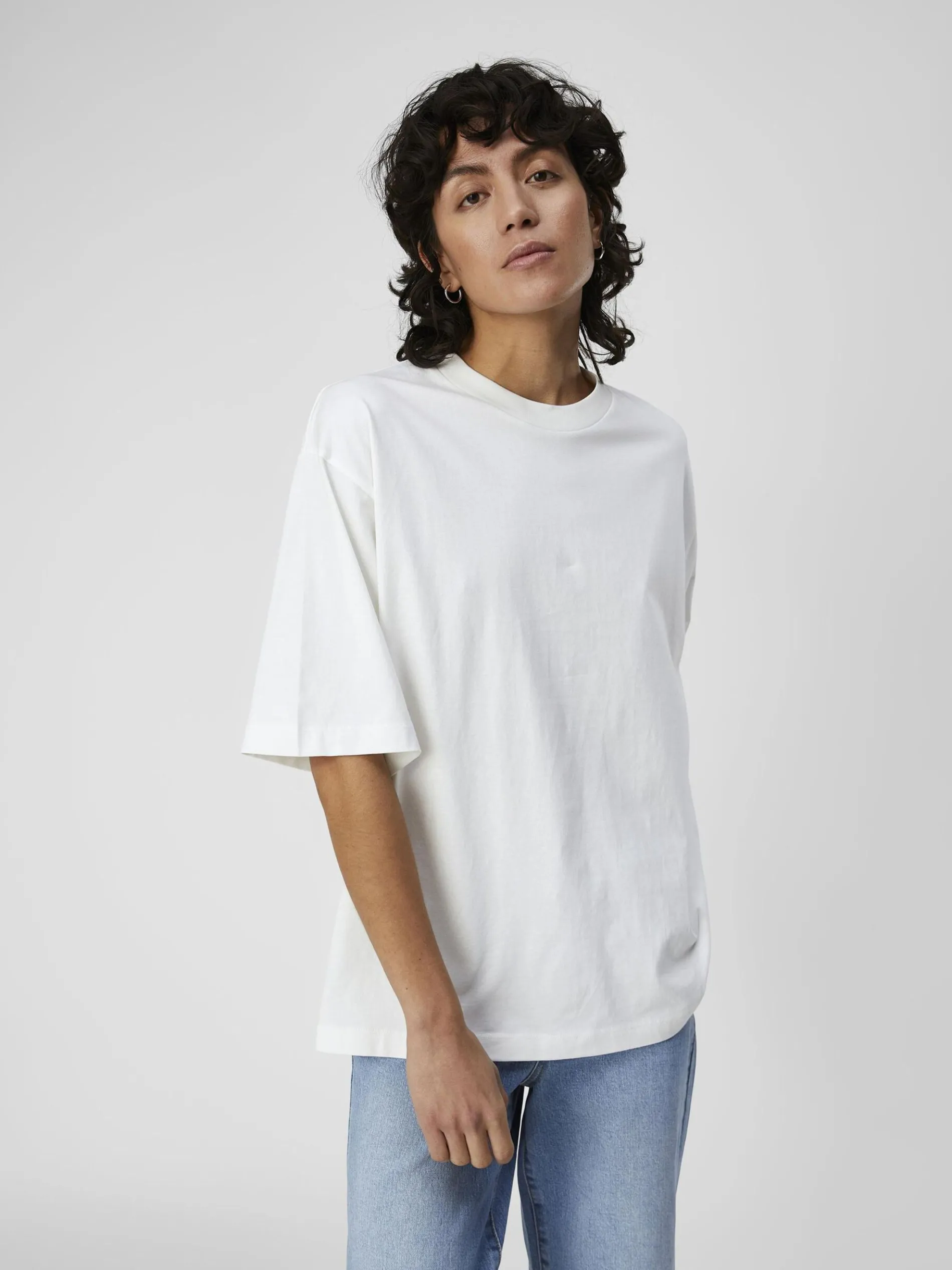 OVERSIZED T-SHIRT