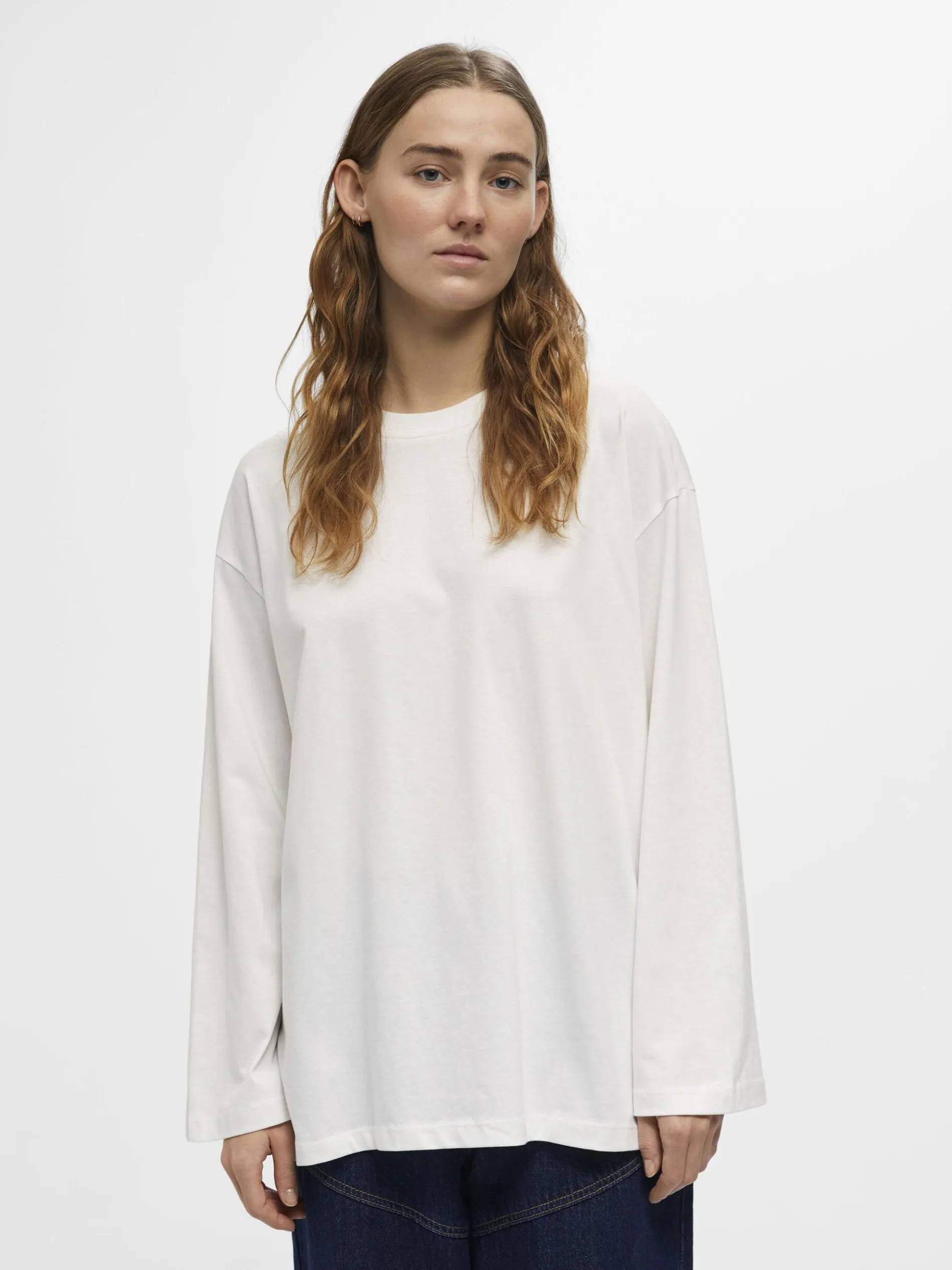 OVERSIZED T-SHIRT MET LANGE MOUWEN