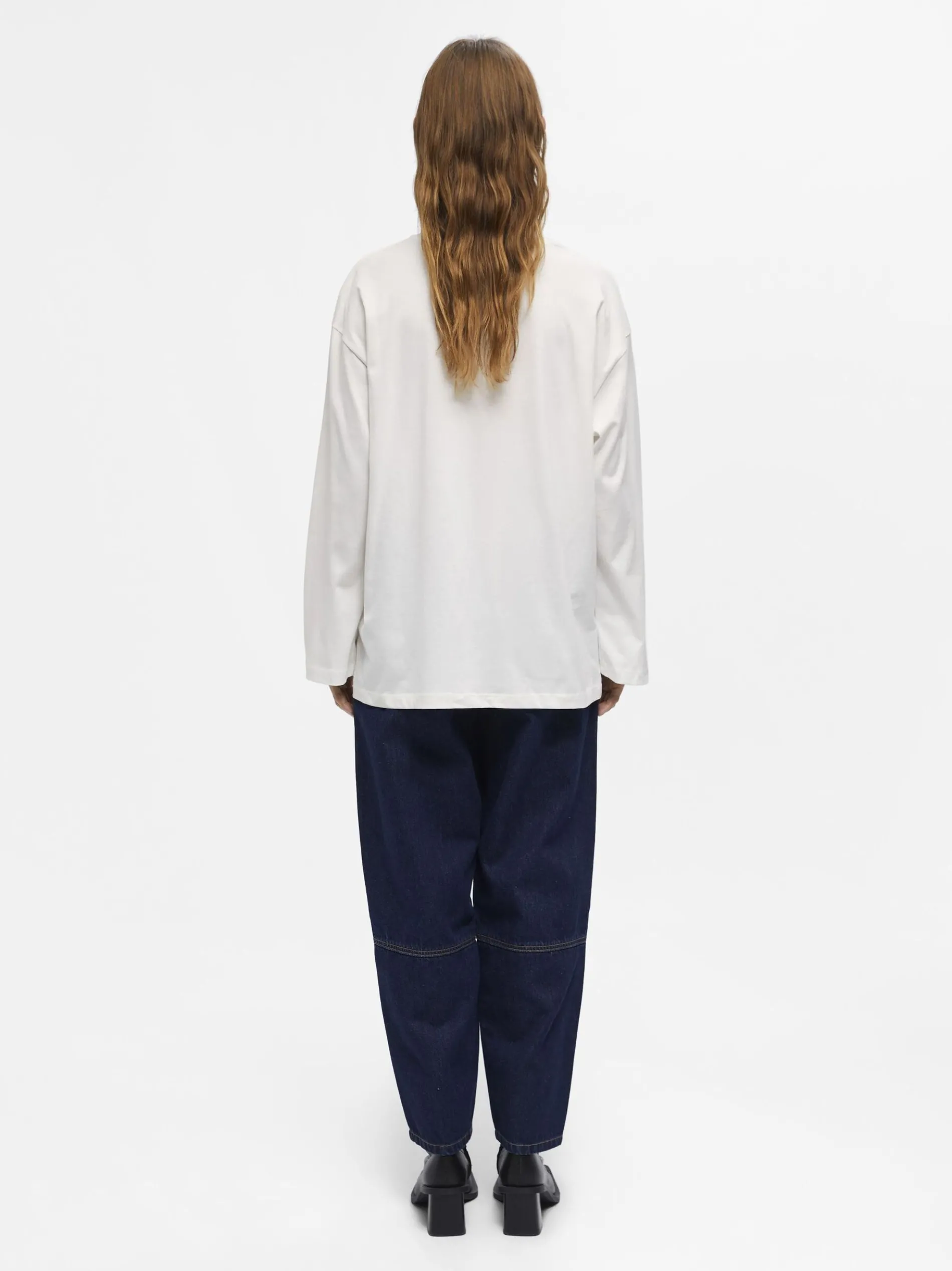 OVERSIZED T-SHIRT MET LANGE MOUWEN