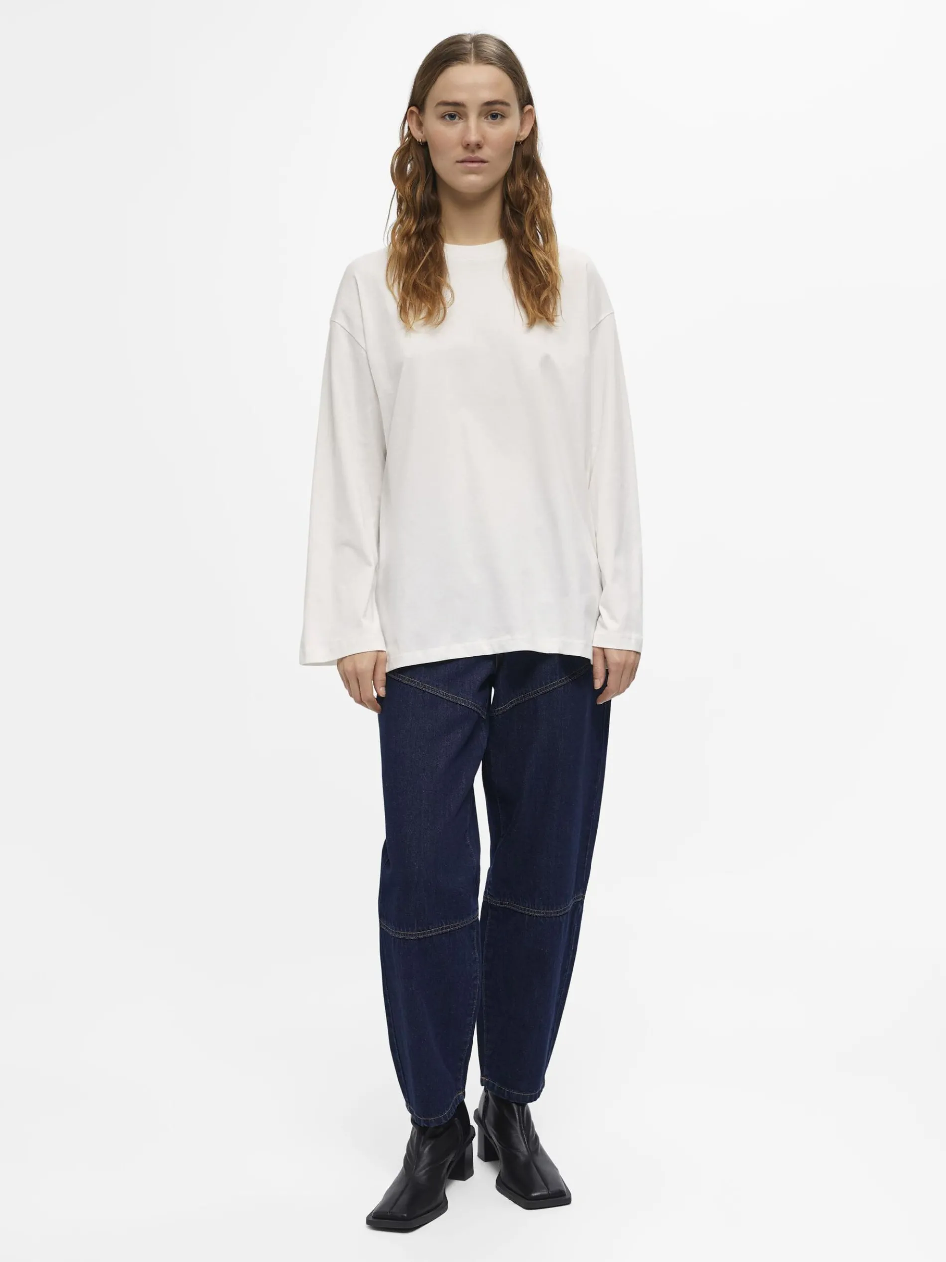 OVERSIZED T-SHIRT MET LANGE MOUWEN