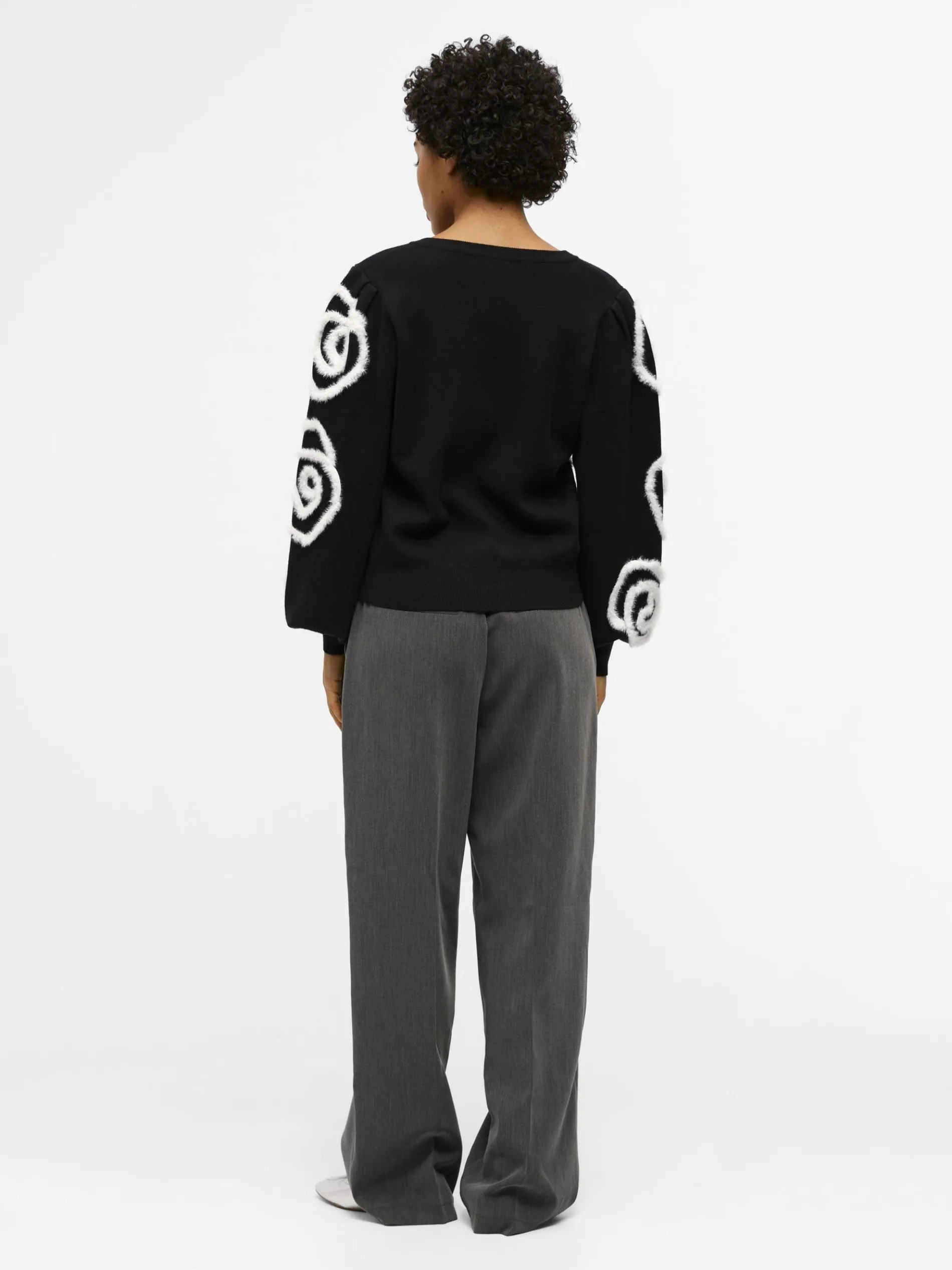 V-HALS GEBREIDE TRUI