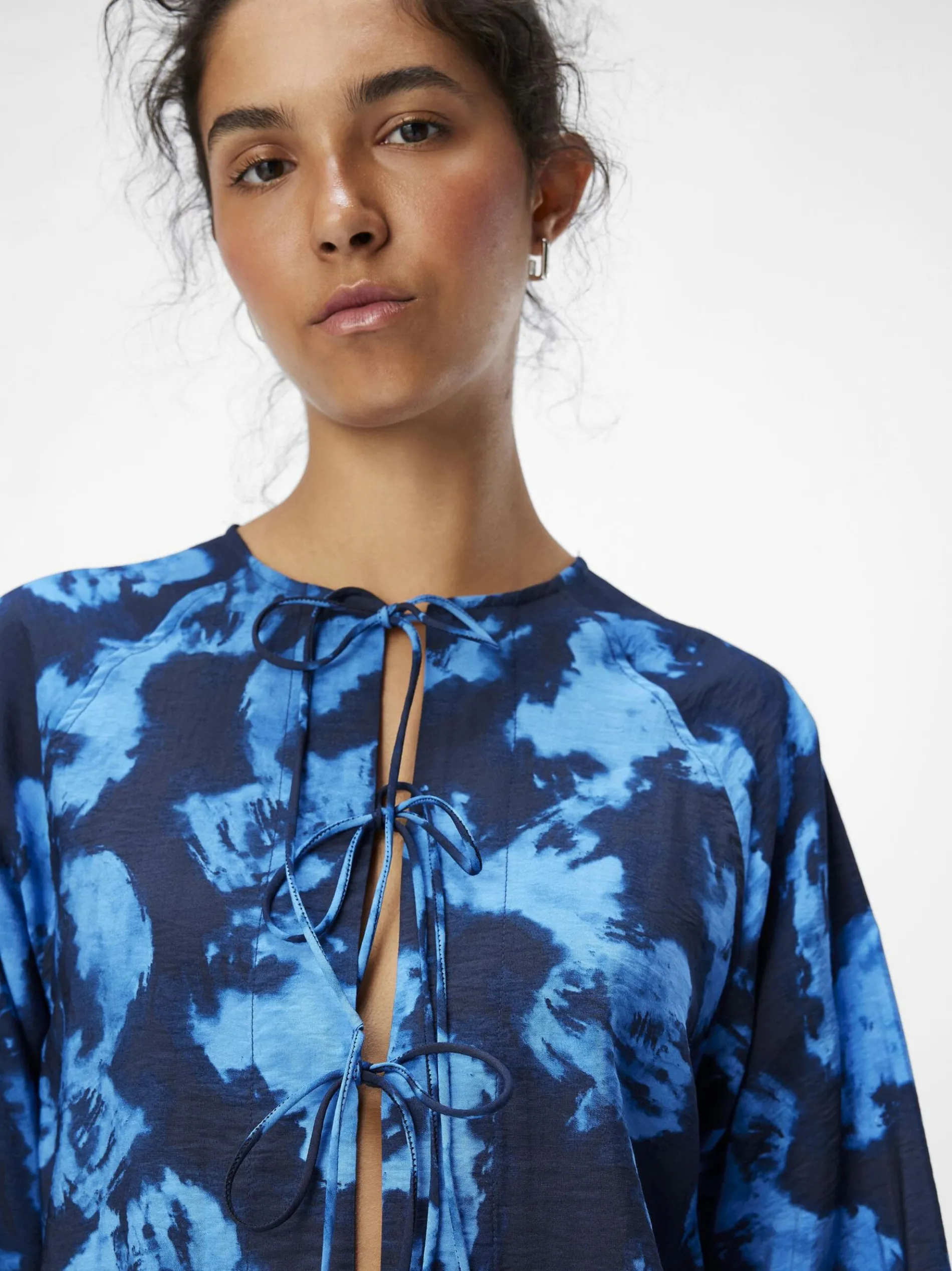 VOORKANT MET STRIKSLUITING TOP